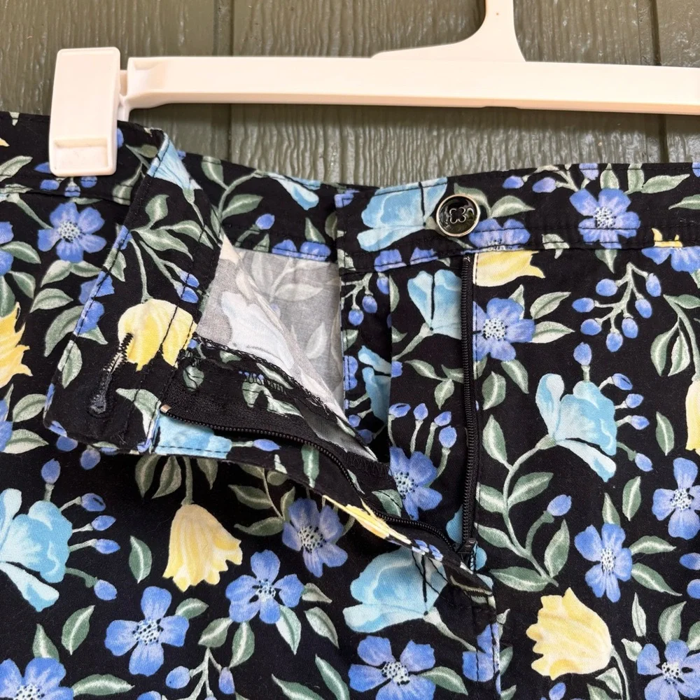 Karen Scott Woman Skort 18W Floral Print Black Blue Yellow Cotton Blend - Picture 7 of 7